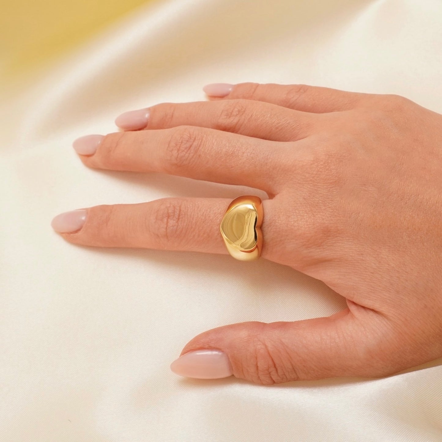 Amelia Ring