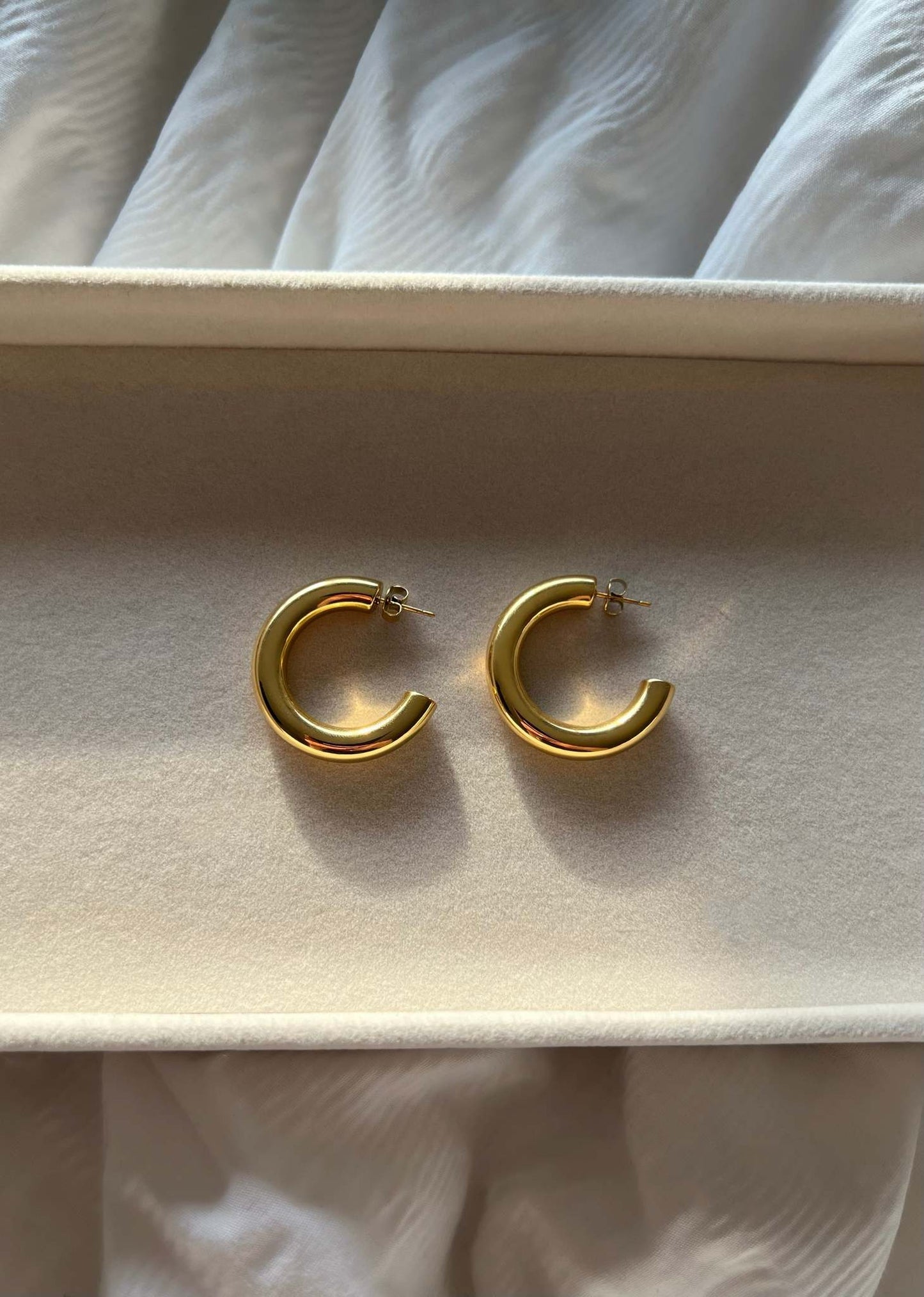 Classic Hoops Large | 18k Gold Plated